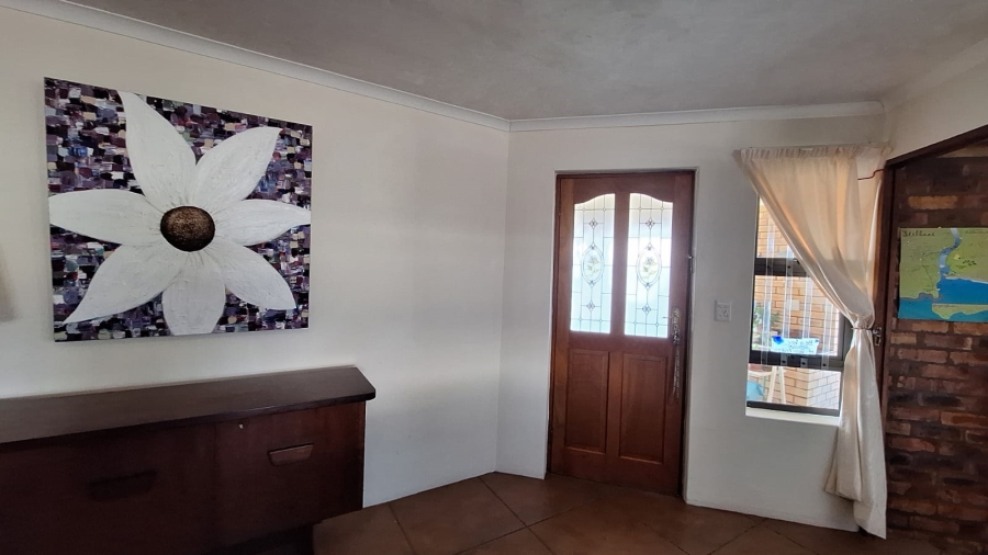 3 Bedroom Property for Sale in Stilbaai Wes Western Cape